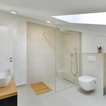 Luxury Jomani With Heated Pool *