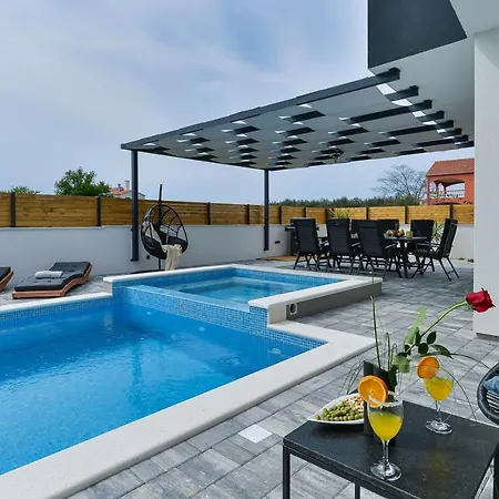 Luxury Jomani With Heated Pool * Bibinje