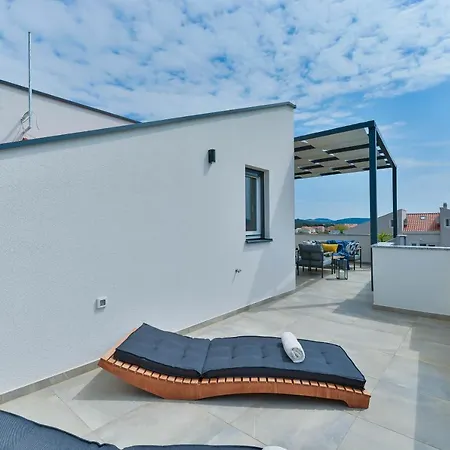 Villa Luxury Jomani With Heated Pool