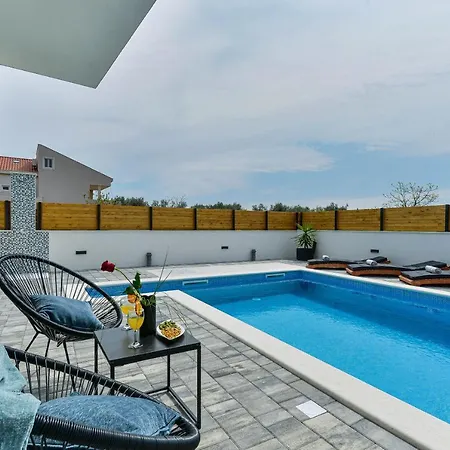 Villa Luxury Jomani With Heated Pool Bibinje