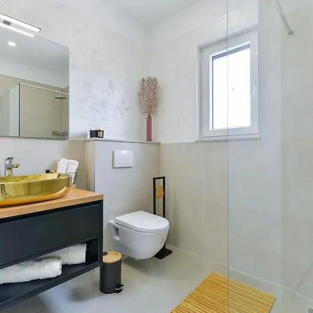 Luxury Jomani With Heated Pool Villa Bibinje