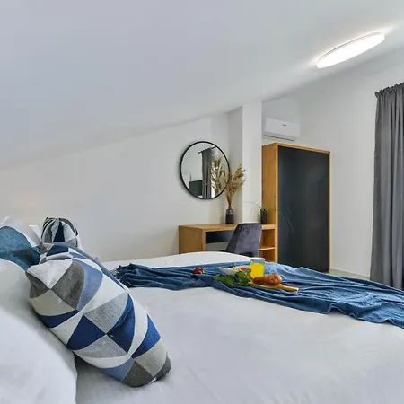 Villa Luxury Jomani With Heated Pool *
