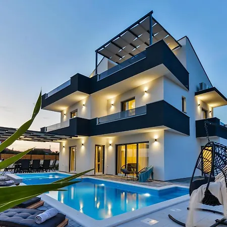 Willa Luxury Jomani With Heated Pool Bibinje