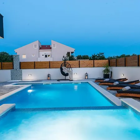 Luxury Jomani With Heated Pool * Bibinje
