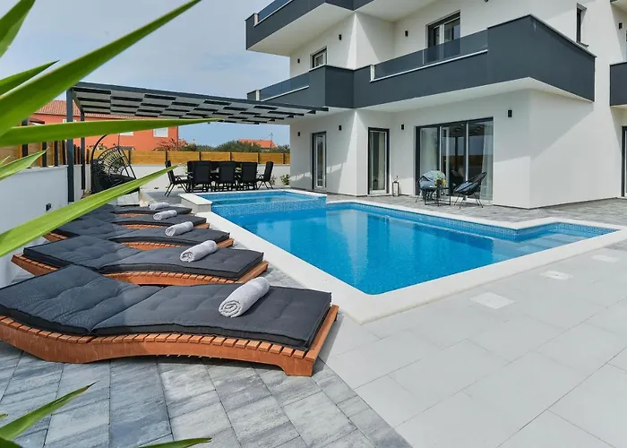 Willa Luxury Jomani With Heated Pool Bibinje