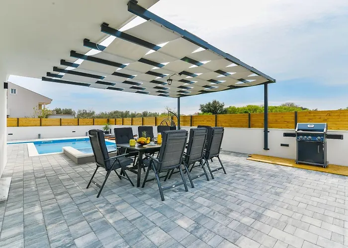 Luxury Jomani With Heated Pool Villa Bibinje