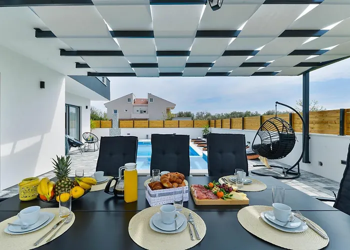 Luxury Jomani With Heated Pool Villa Bibinje