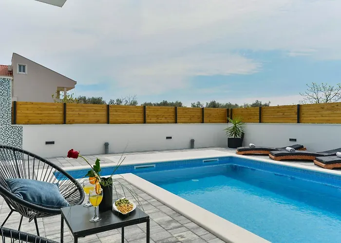 Luxury Jomani With Heated Pool * Bibinje