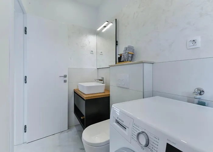 Luxury Jomani With Heated Pool Villa