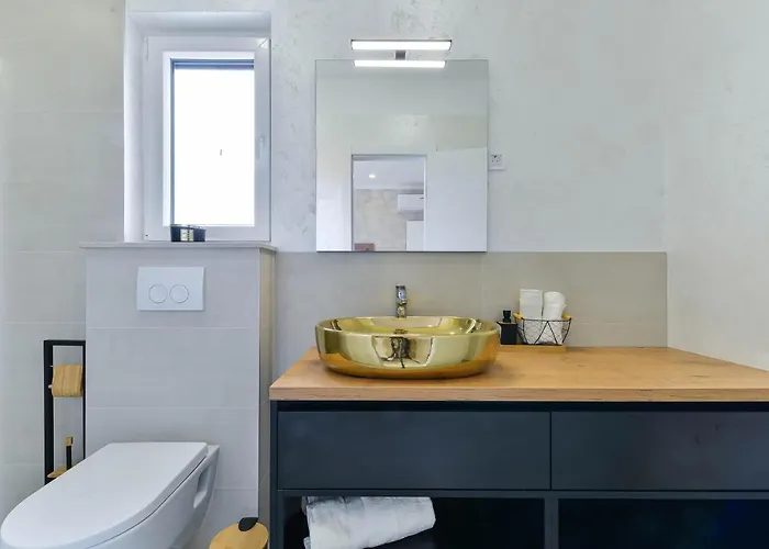 Villa Luxury Jomani With Heated Pool *