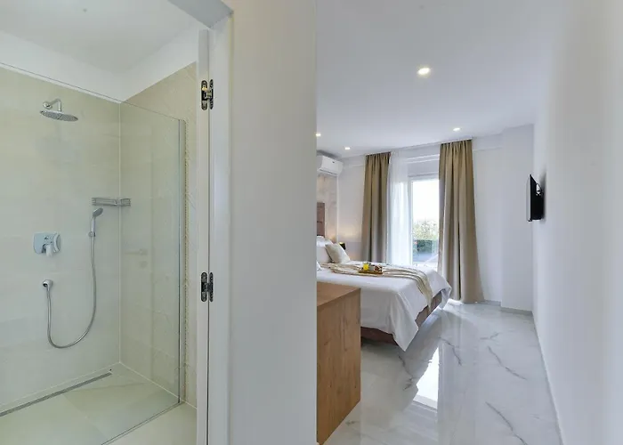 Luxury Jomani With Heated Pool Villa Bibinje