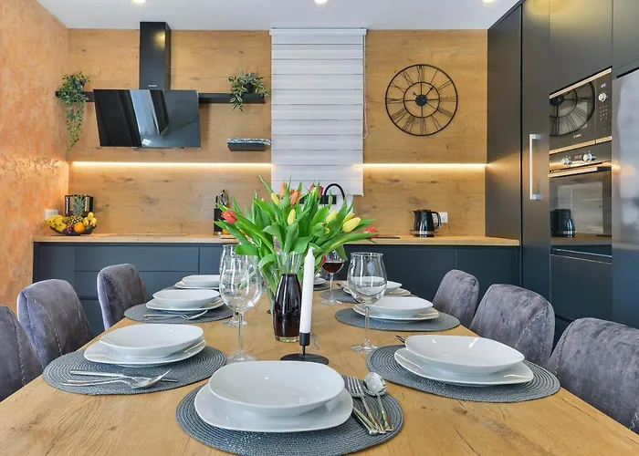 Luxury Jomani With Heated Pool Villa