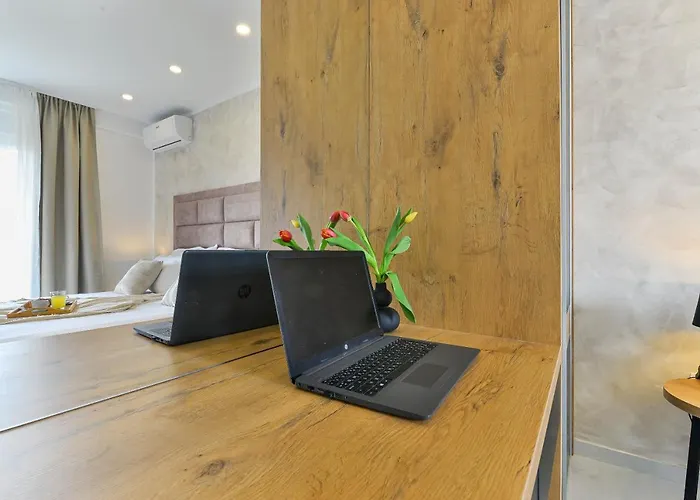 Luxury Jomani With Heated Pool Bibinje