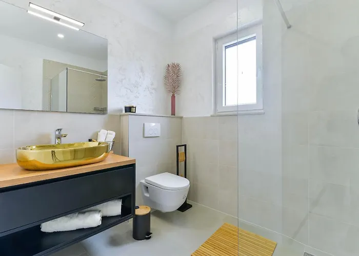 Luxury Jomani With Heated Pool Villa Bibinje