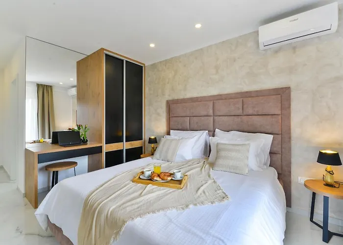 Luxury Jomani With Heated Pool Villa