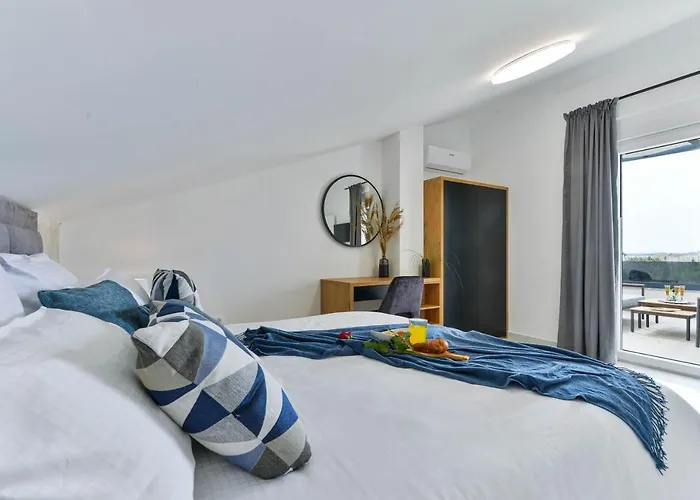 Villa Luxury Jomani With Heated Pool *