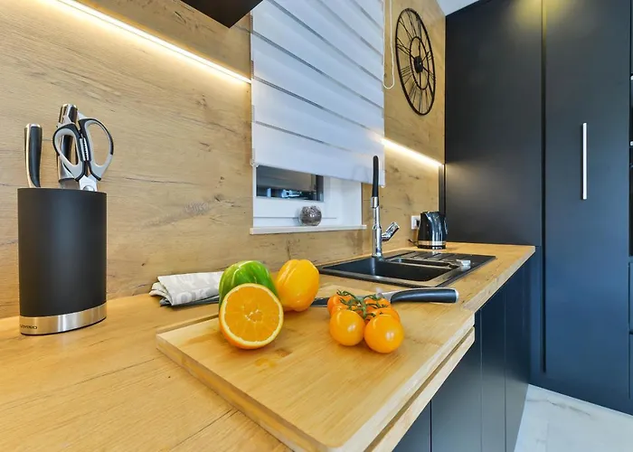 Luxury Jomani With Heated Pool Villa