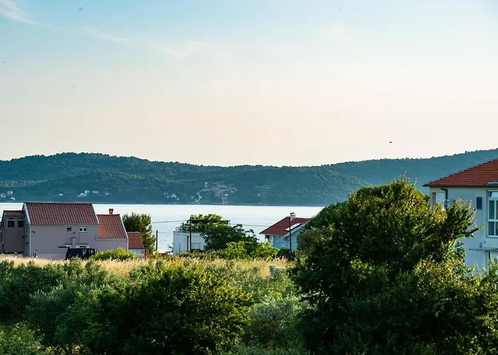 Villa Luxury Jomani With Heated Pool *