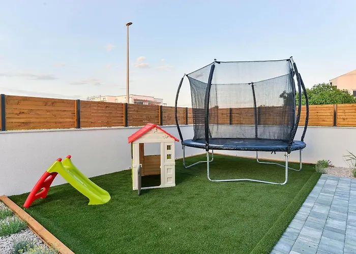 Luxury Jomani With Heated Pool Bibinje